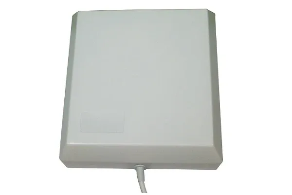 repeater-reflektor-antenne-front_be8e0c08
