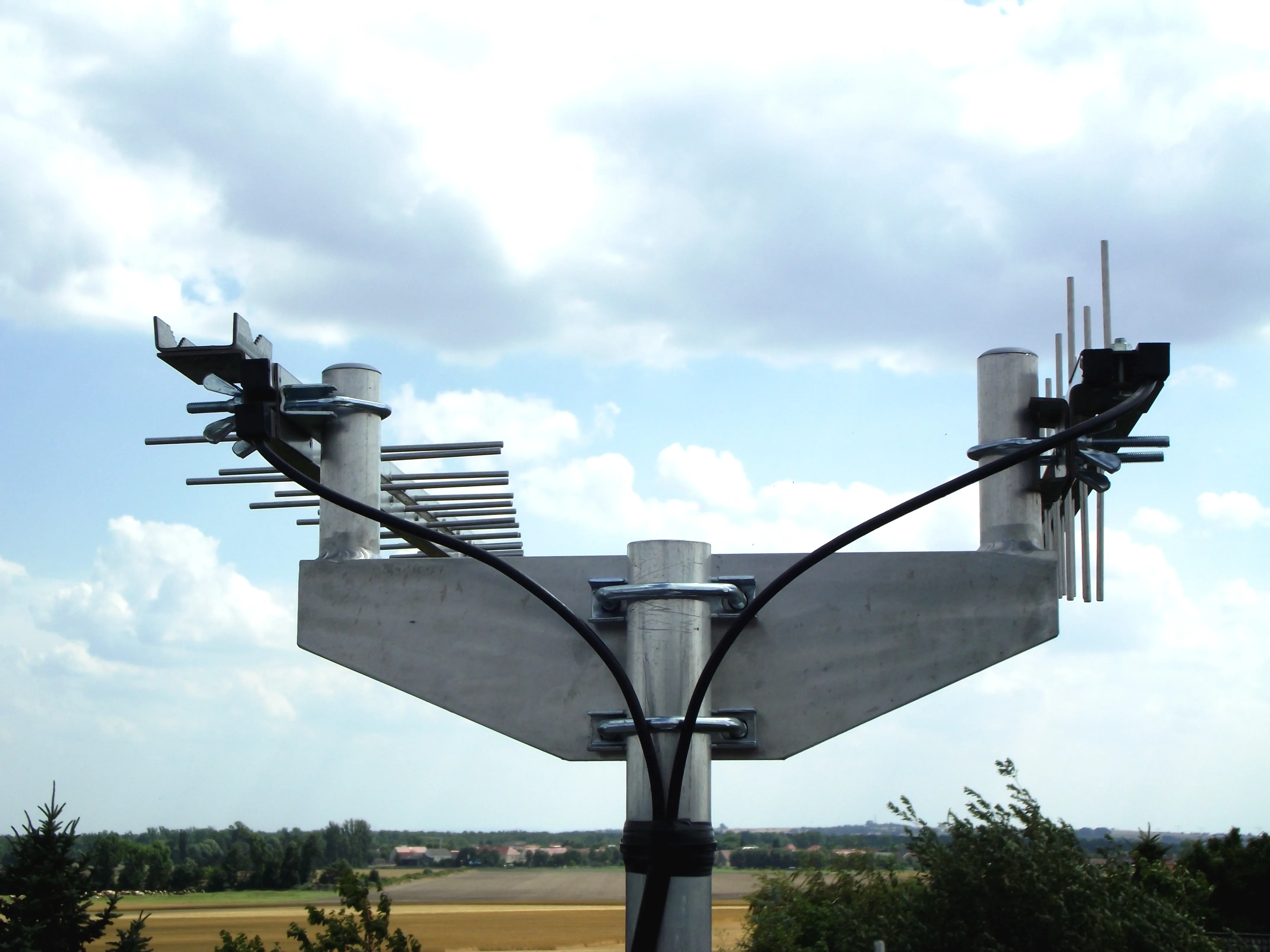DUO-Antennenhalter-LAT-10-LAT-22-LAT-56-gross_4411-1_1806ac67